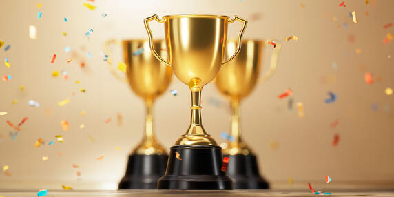 Trophy with confetti